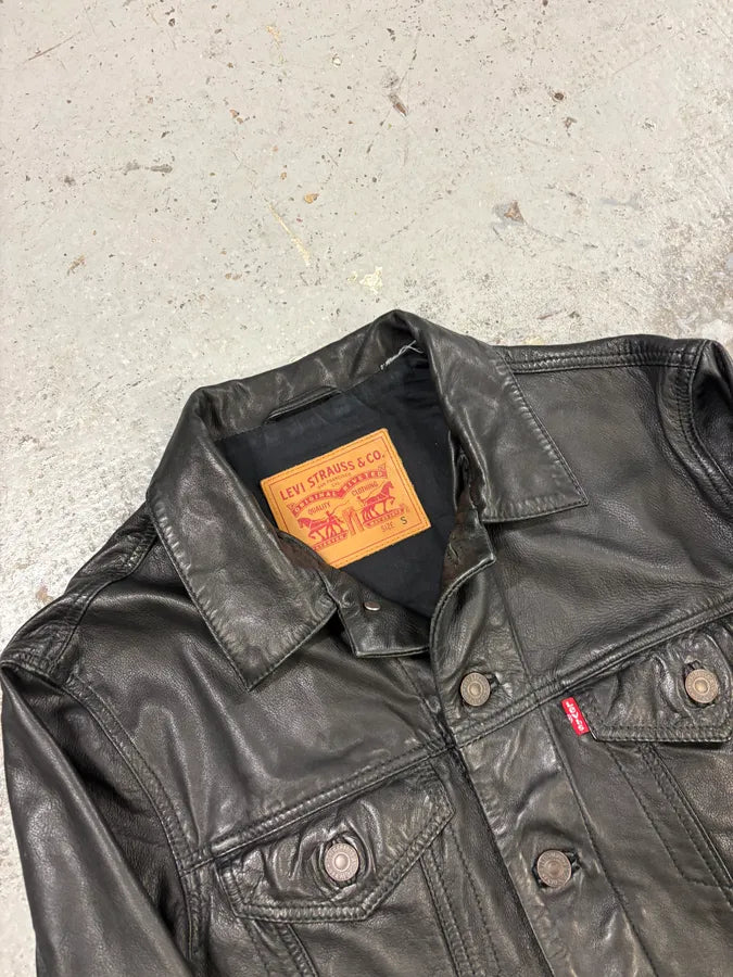 2000s Levis Black Leather Trucker Jacket epaILAK 5