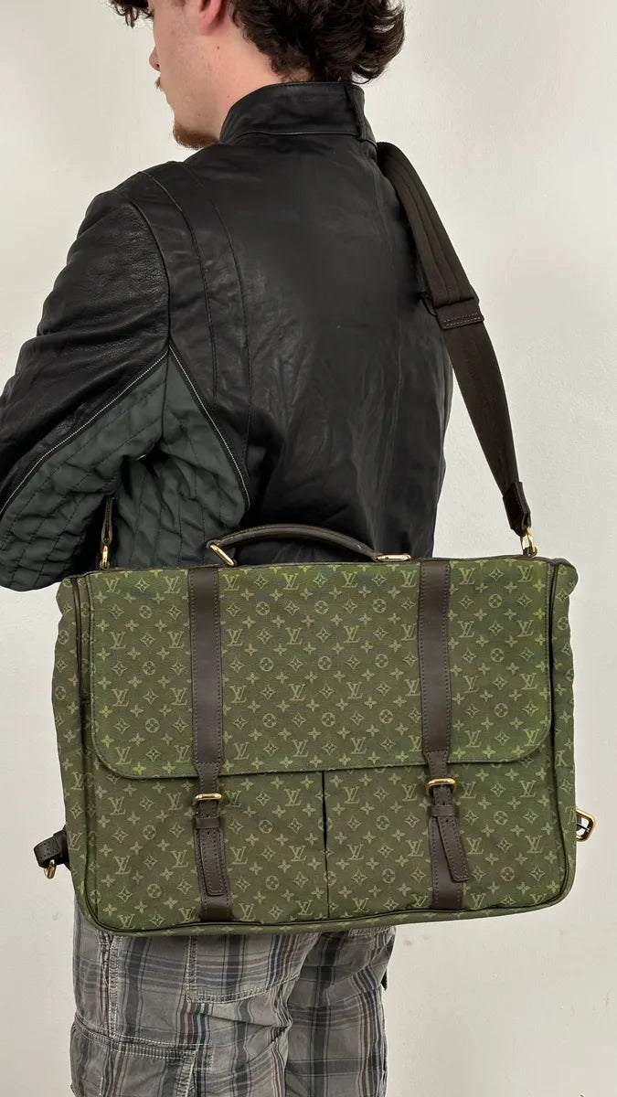 2000s Louis Vuitton Khaki Green Canvas Monogram Messenger Bag  FYXjaOC 2