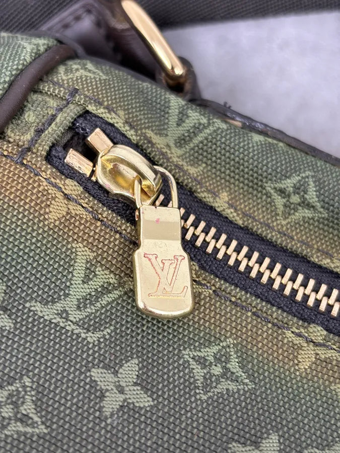 2000s Louis Vuitton Khaki Green Canvas Monogram Messenger Bag  FYXjaOC 17