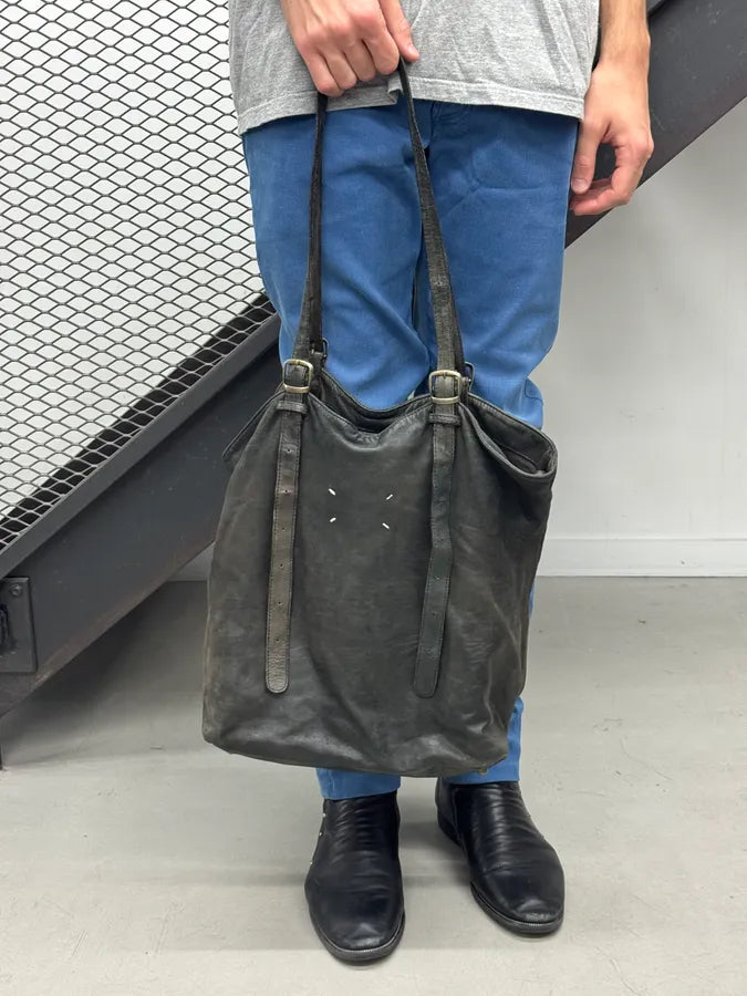 2000s Maison Margiela Black Eroded Leather Shoulder Bag fHfBsMZ 1