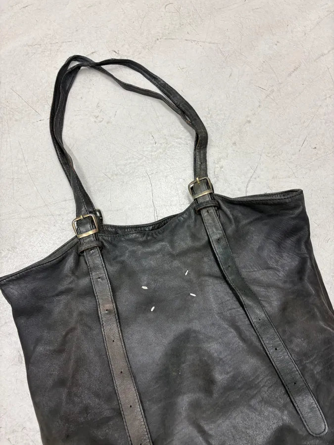 2000s Maison Margiela Black Eroded Leather Shoulder Bag fHfBsMZ 4