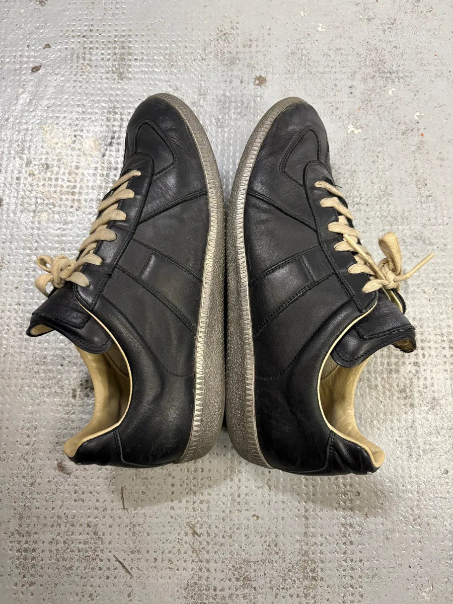 2000s Maison Margiela Black Leather Replica Low-Top Sneakers cxToHHF 3