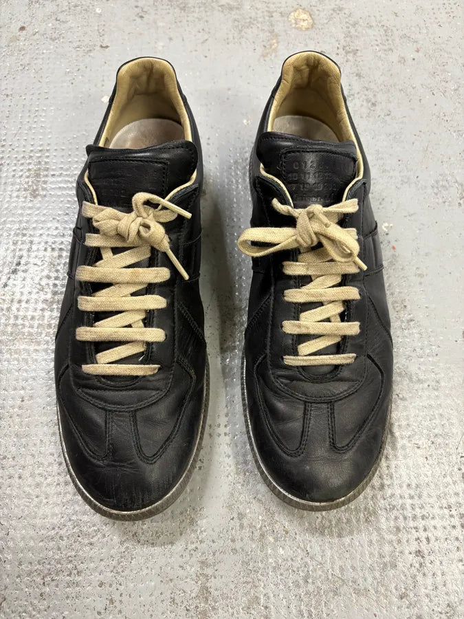 2000s Maison Margiela Black Leather Replica Low-Top Sneakers cxToHHF 1