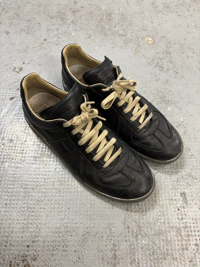 2000s Maison Margiela Black Leather Replica Low-Top Sneakers cxToHHF 2