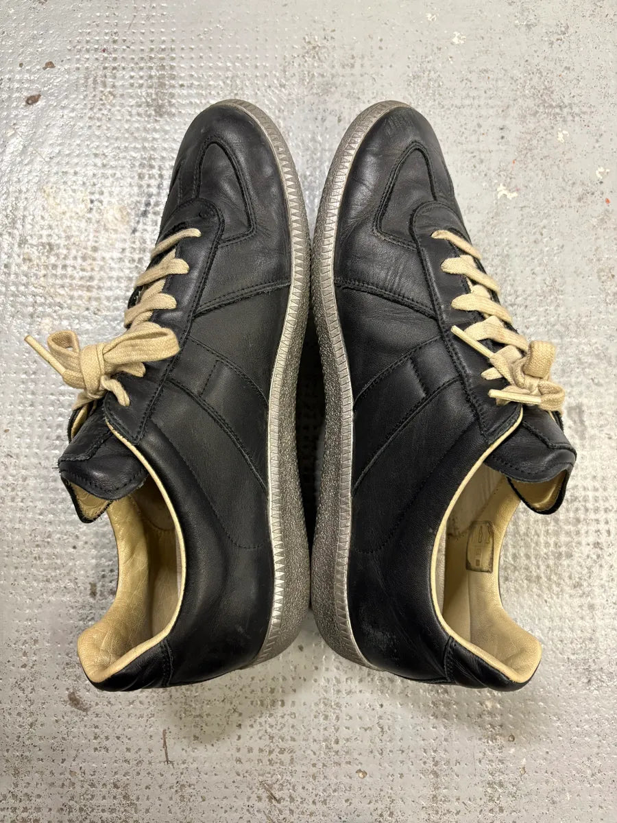 2000s Maison Margiela Black Leather Replica Low-Top Sneakers cxToHHF 4