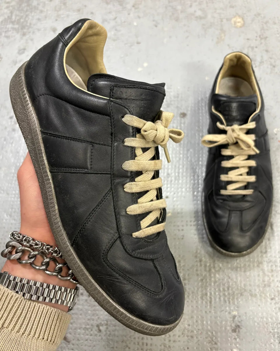 2000s Maison Margiela Black Leather Replica Low-Top Sneakers cxToHHF 0