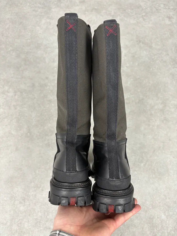 2000s Prada Beige & Black Leather High Boots rCPmsyI 7