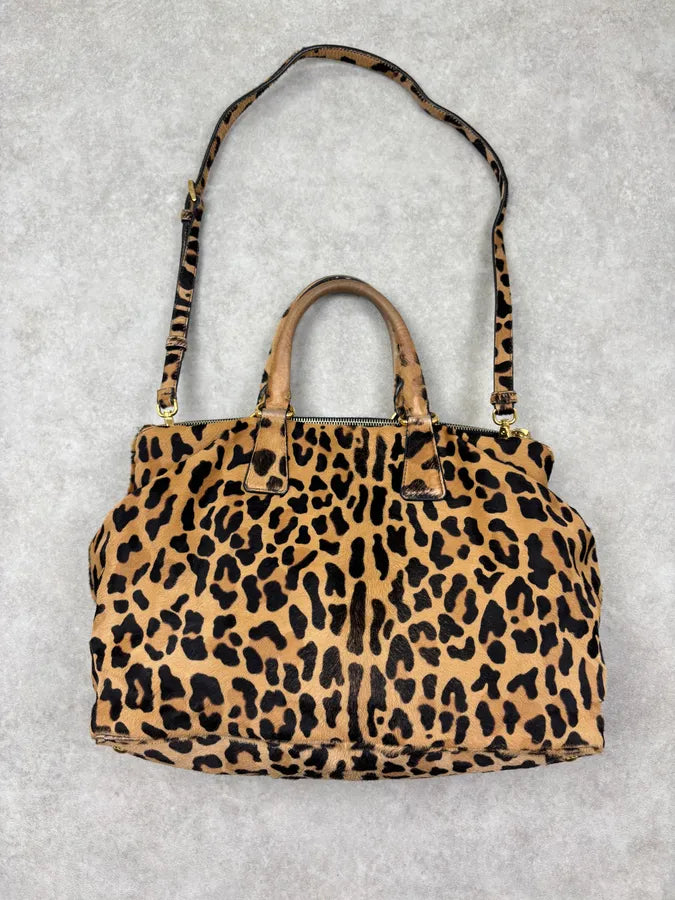 2000s Prada Beige Calf Hair Leopard Print Handle Bag coJQwrz 12