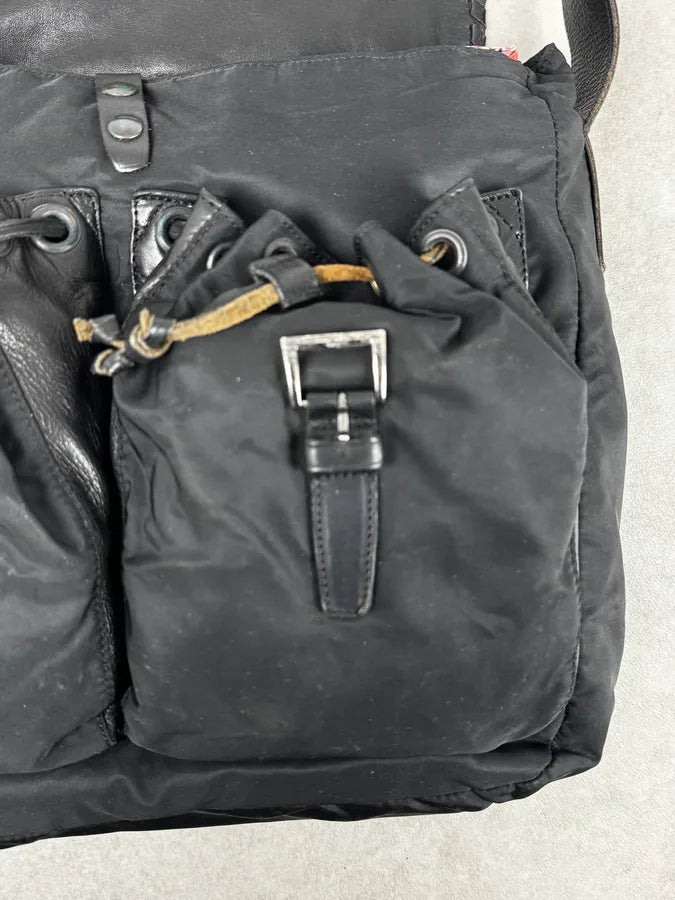 2000s Prada Black Buckles Nylon & Leather Messenger Bag GqyaMZx 8
