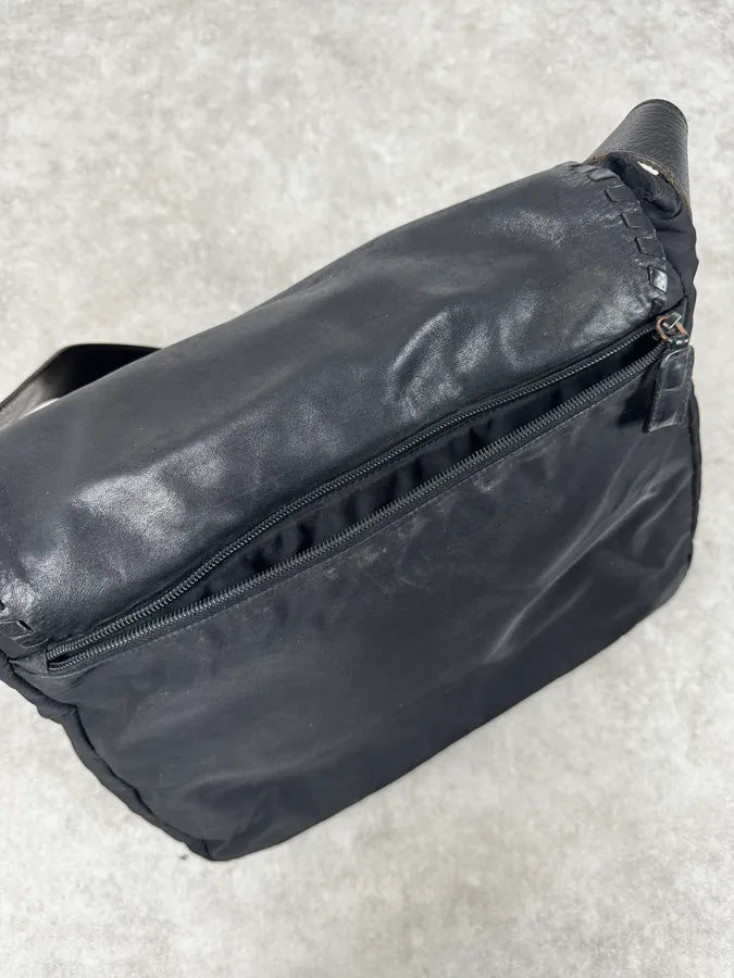 2000s Prada Black Buckles Nylon & Leather Messenger Bag GqyaMZx 11