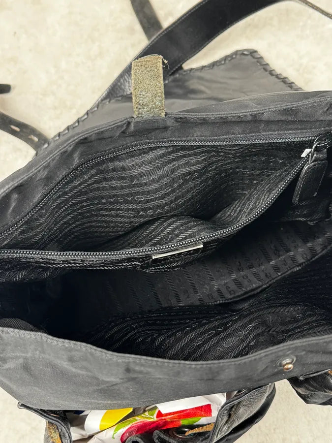 2000s Prada Black Buckles Nylon & Leather Messenger Bag GqyaMZx 13