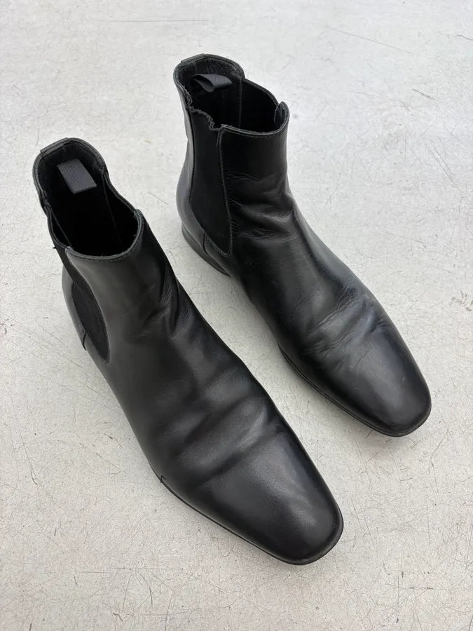 2000s Prada Minimalist Black Chelsea Leather Boots YaQBKSI 3