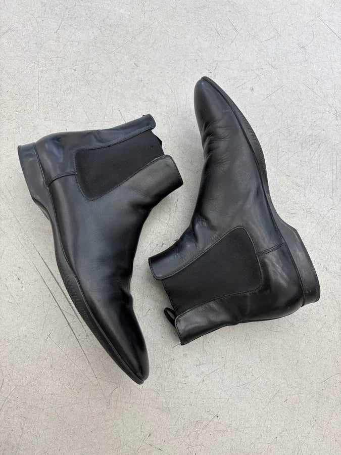 2000s Prada Minimalist Black Chelsea Leather Boots YaQBKSI 5