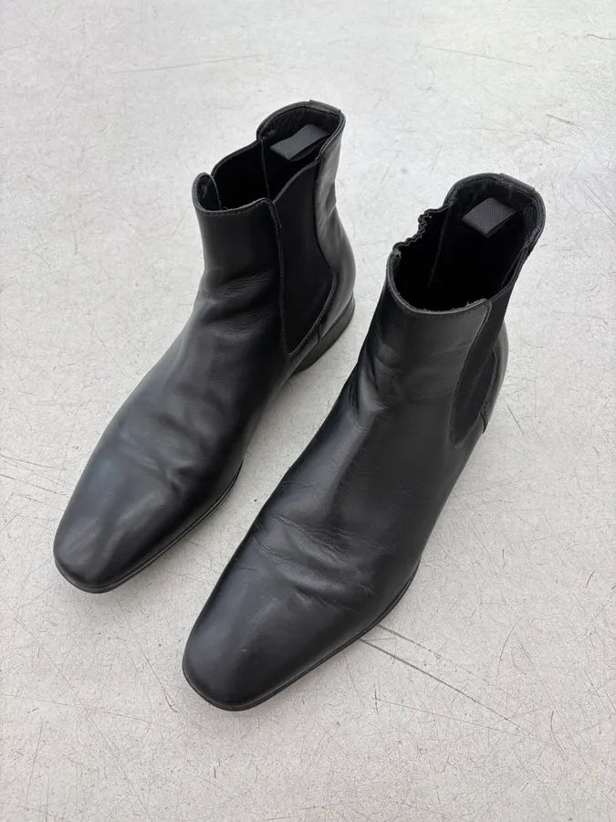 2000s Prada Minimalist Black Chelsea Leather Boots YaQBKSI 2