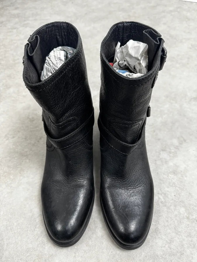 2000s Prada Black Buckle Leather Grained Boots QrwMQud 3