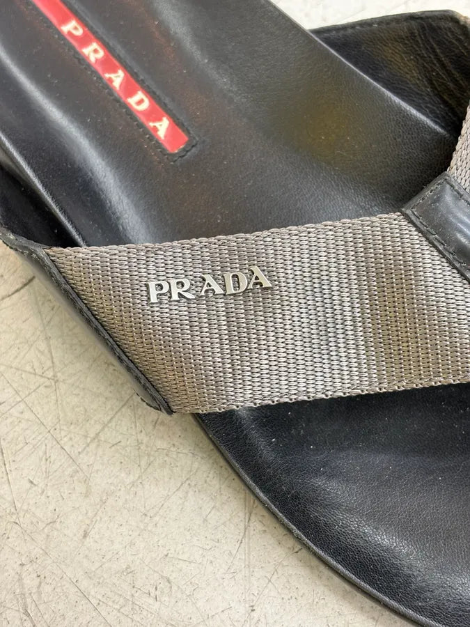2000s Prada Black Leather Logo Sandals eGWZdRe 4