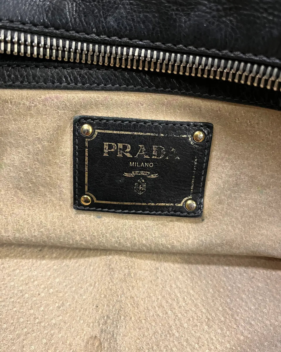 2000s Prada Black Leather Studded Shoulder Bag EjidtpD 8