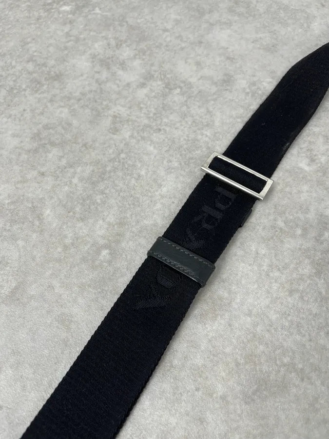 2000s Prada Black Minimalist Black Leather Shoulder Bag wRsPGpn 3