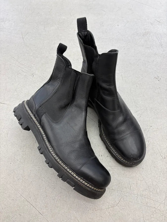 2000s Prada Black Stitched Leather Chelsea Boots eQrVMkS 4