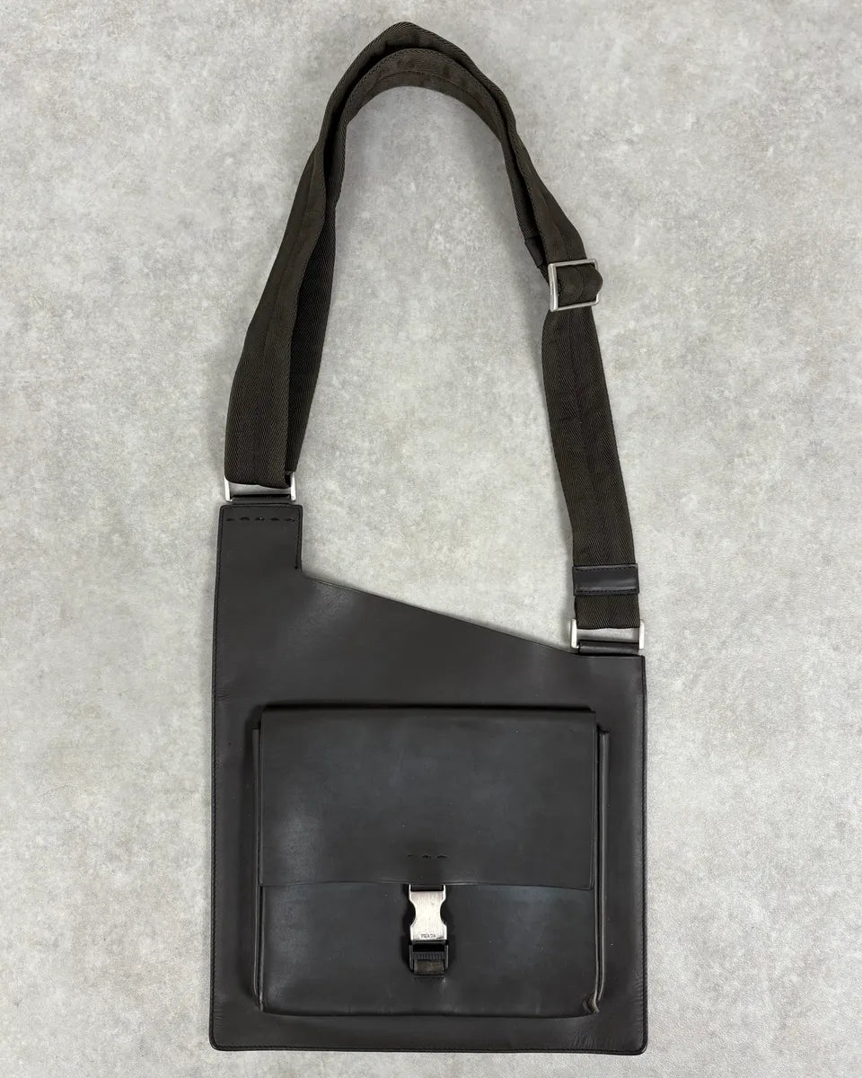 2000s Prada Brown Classy Leather Shoulder Bag CuNBfvR 1