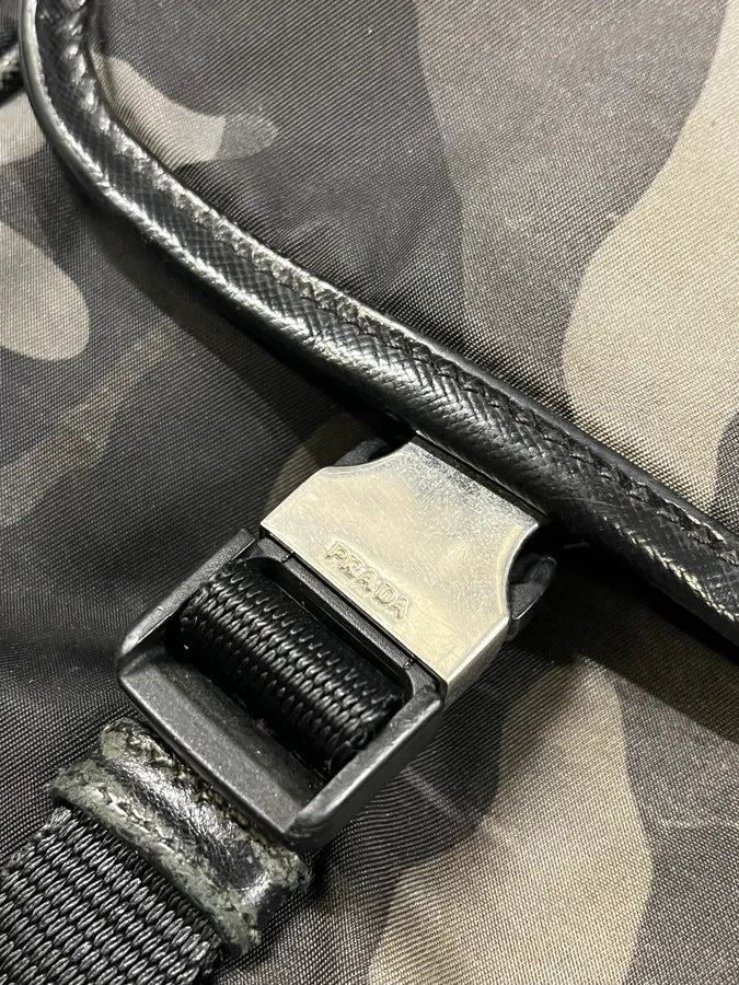 2000s Prada Camo Messenger Shoulder Bag jxZiwVa 4