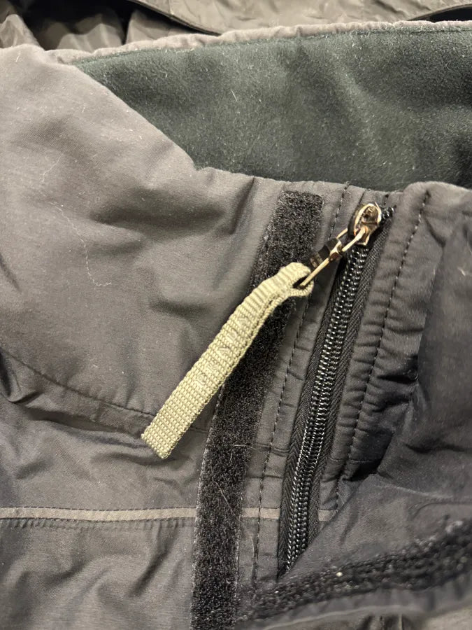 2000s Prada Gore-Tex Black Black Nylon Jacket (M) 5