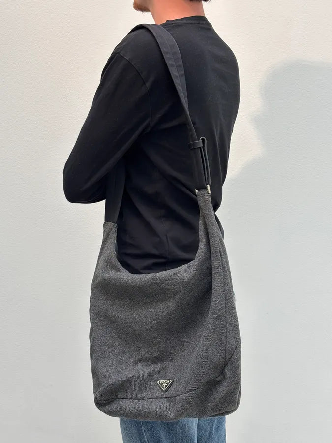 FW2000 Prada Grey Wool Technical Wool Crossbody Bag DpHFhyL 3