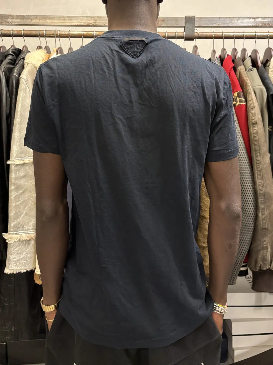 2000s Prada Human Embroidered Black T-Shirt LBJcvhF 2