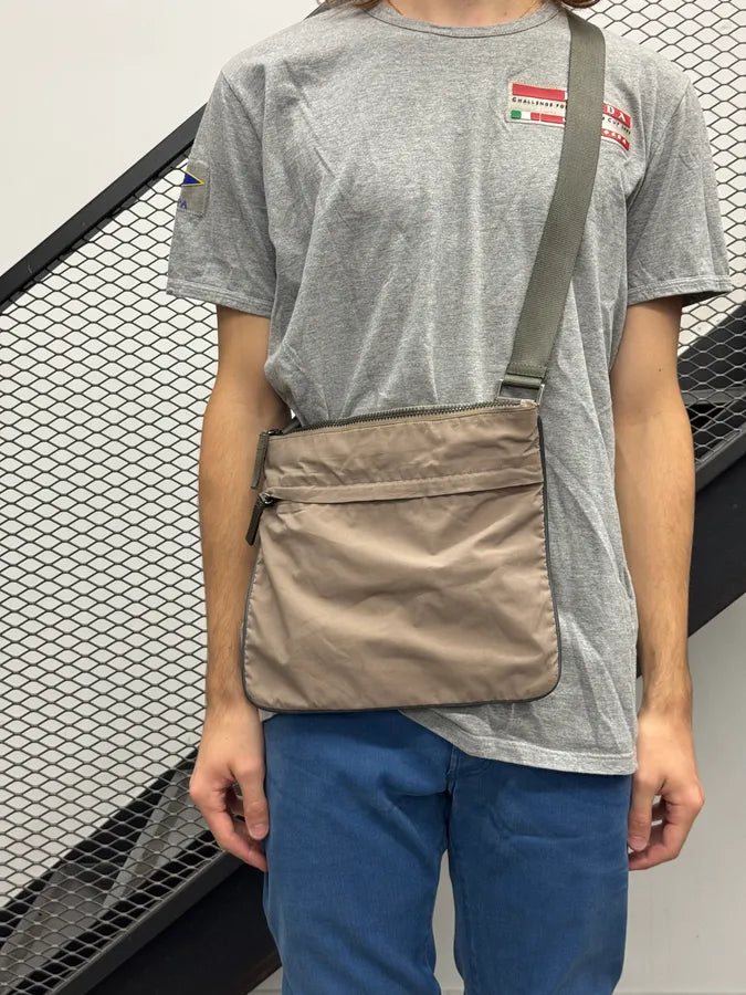 2000s Prada Light Brown Nylon Crossbody Bag uhQkjQY 2