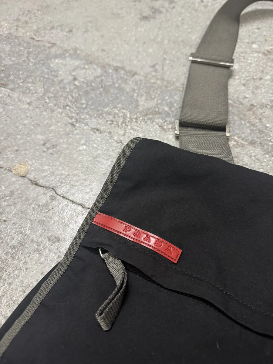 2000s Prada Linea Rossa Black Messenger Shoulder Bag (OS) 4