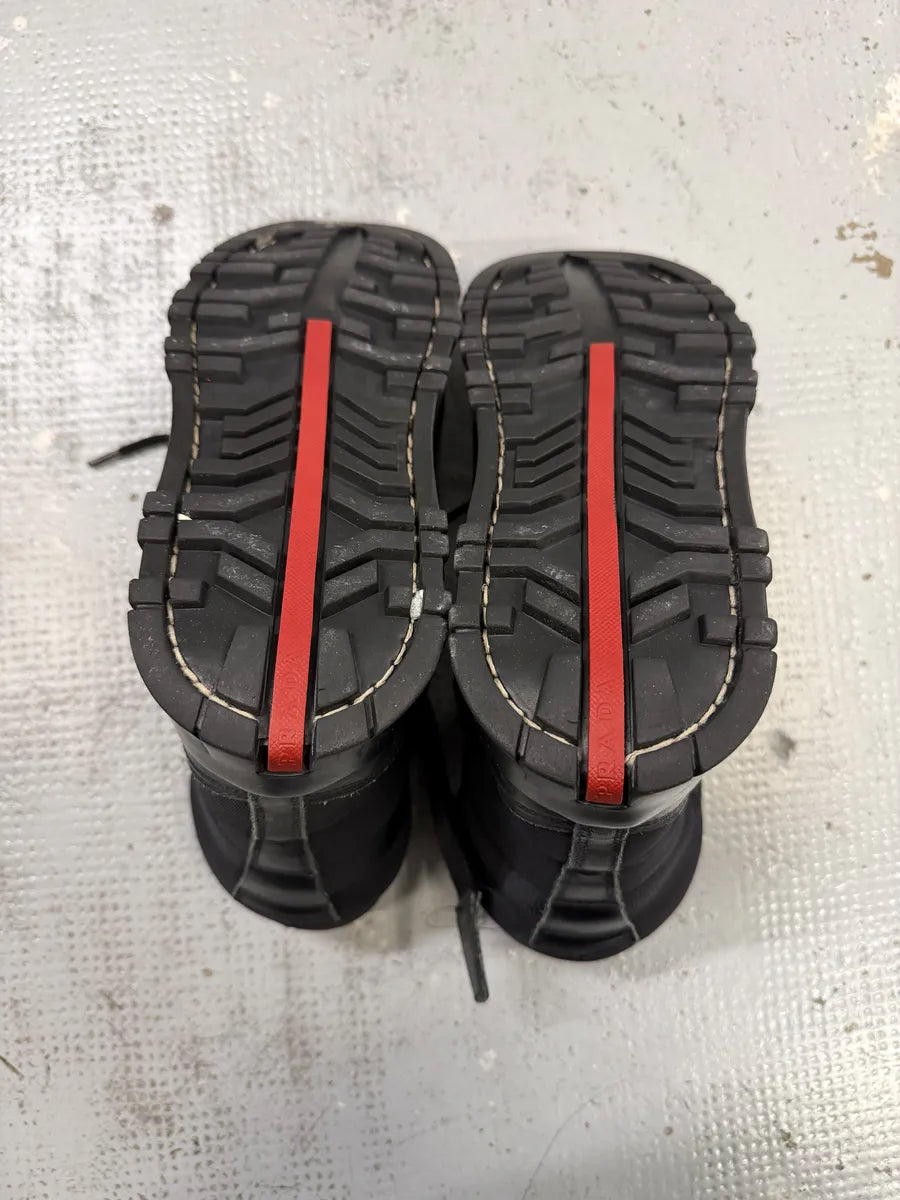 2000s Prada Mountain Black Leather Boots IfMBssf 5