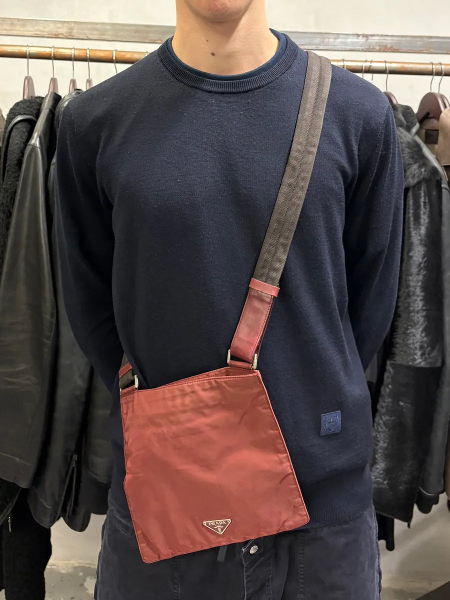 2000s Prada Red Eroded Shoulder Bag EUcOWUH 1