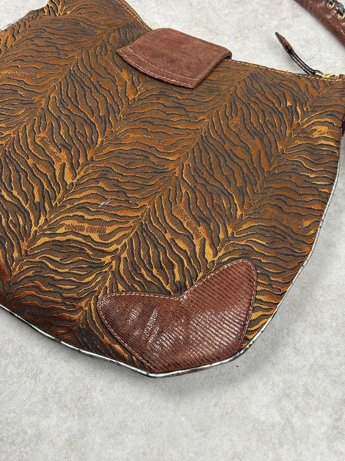 2000s Roberto Cavalli Brown Leather Tiger Embossed Shoulder Bag rskuYNn 5