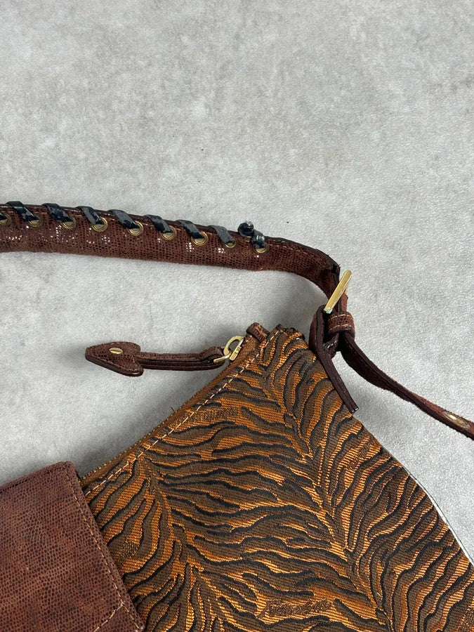 2000s Roberto Cavalli Brown Leather Tiger Embossed Shoulder Bag rskuYNn 9