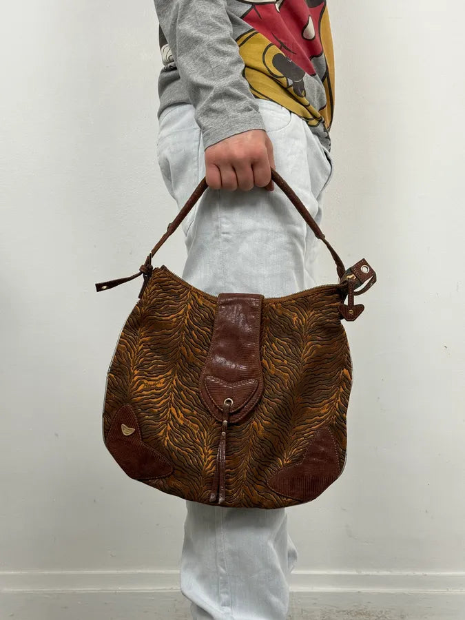 2000s Roberto Cavalli Brown Leather Tiger Embossed Shoulder Bag rskuYNn 1