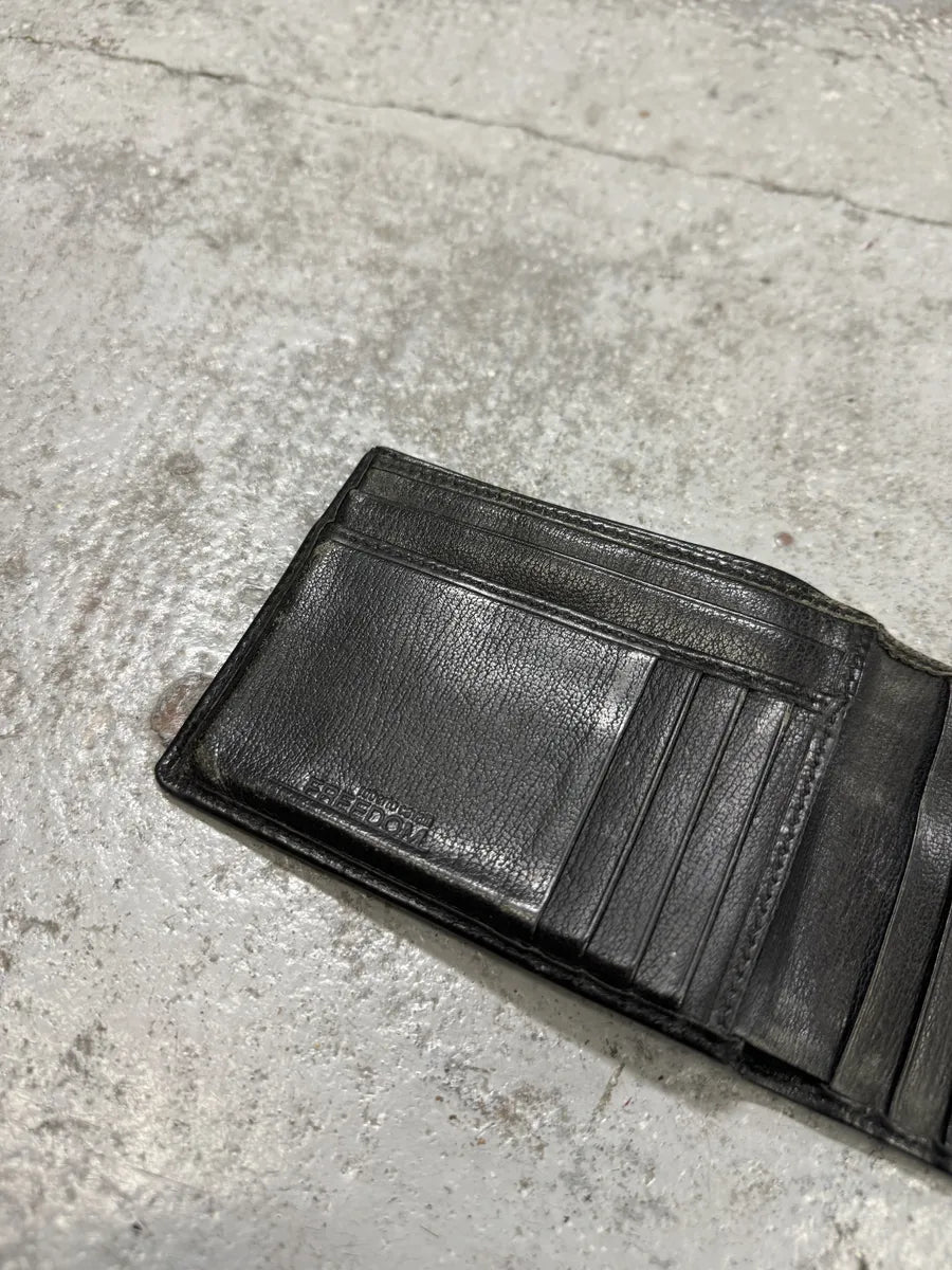 2000s Roberto Cavalli Crocodile Effect Black Leather Wallet isEVXJA 5