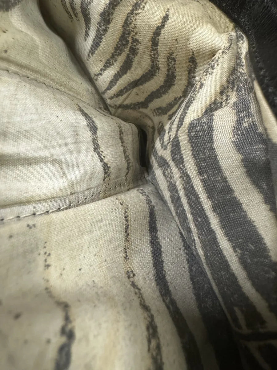 2000s Roberto Cavalli Crocodile Effect Black Leather Wallet isEVXJA 7