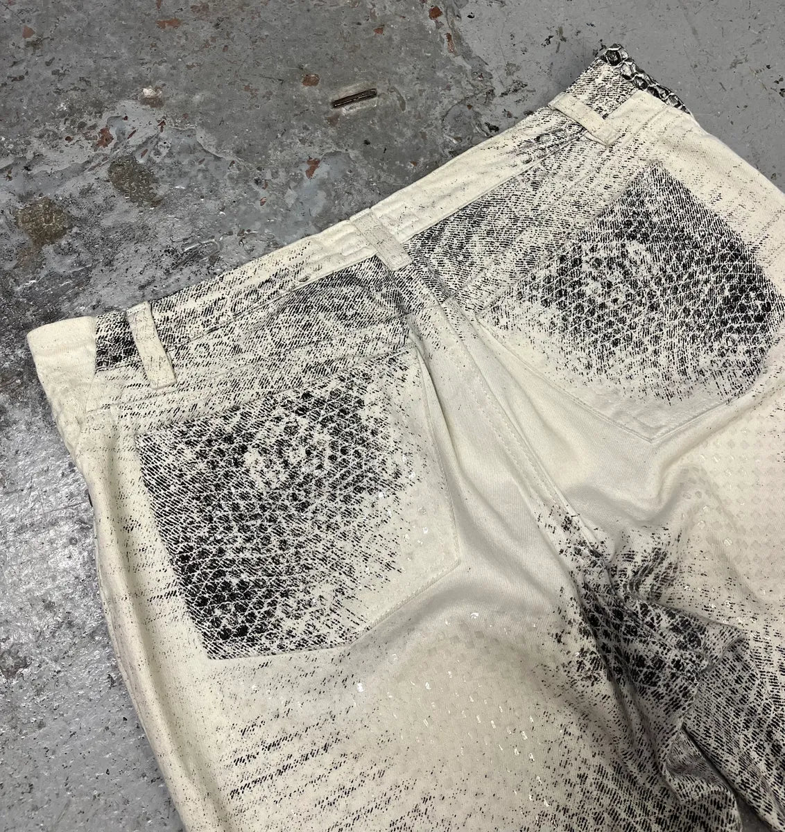 2000s Roberto Cavalli Faded Python Effect White Pants pqwvbgy 7