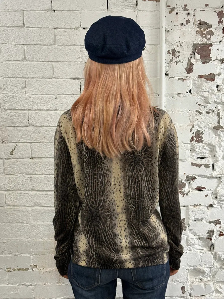 2000s Roberto Cavalli Leopard Beige Knit V Neck Sweater VyEAUDE 1