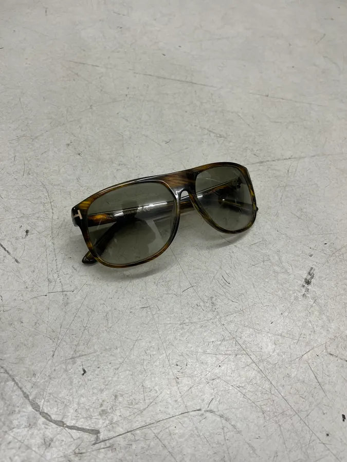 2000s Tom Ford Tortoiseshell Sunglasses VlwpRMb 5
