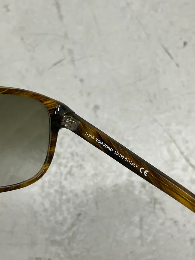 2000s Tom Ford Tortoiseshell Sunglasses VlwpRMb 13
