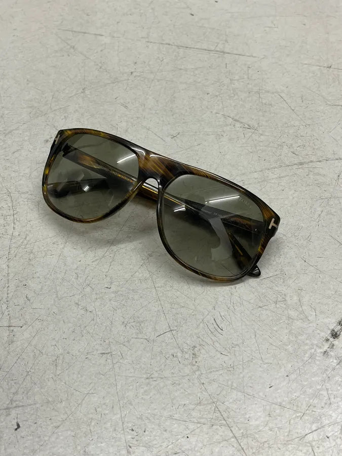 2000s Tom Ford Tortoiseshell Sunglasses VlwpRMb 4