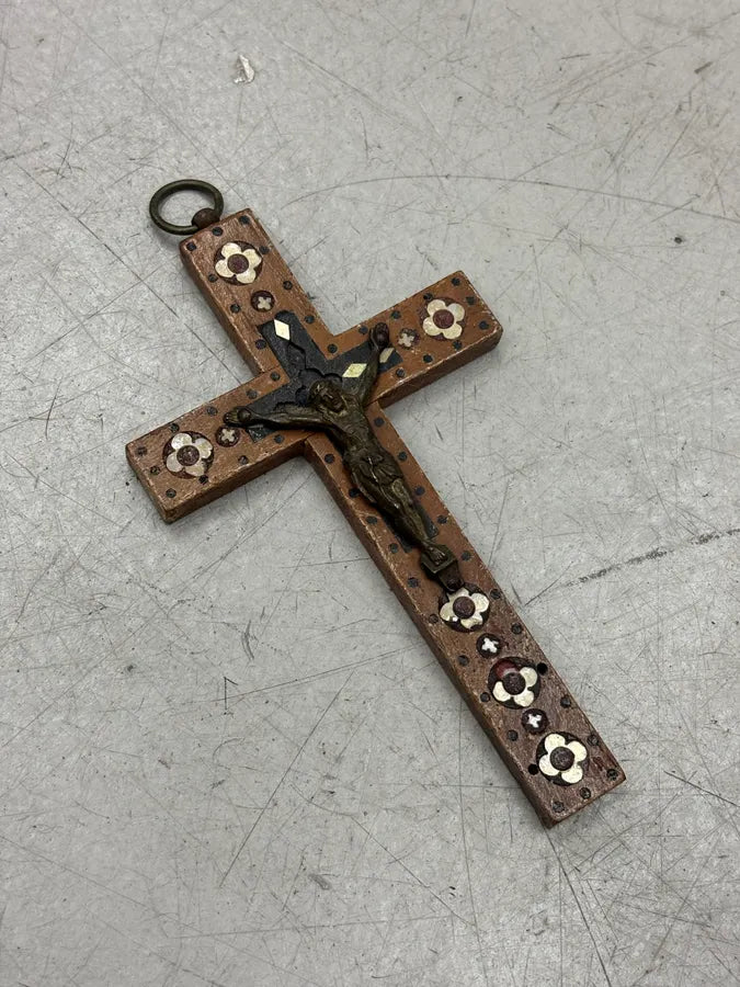 2000s Vintage Jesus Cross Pendant  HQBgISC 2