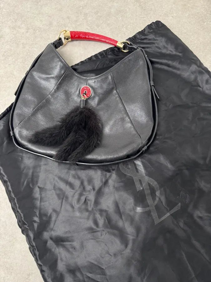 2000s Yves Saint Laurent Black Leather Mombasa Red Carved Handle Hobo Bag by Tom Ford akqzvpv 15