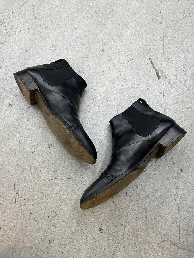 2000s Yves Saint Laurent Black Leather Perforated Chelsea Boots wpnwzFi 2