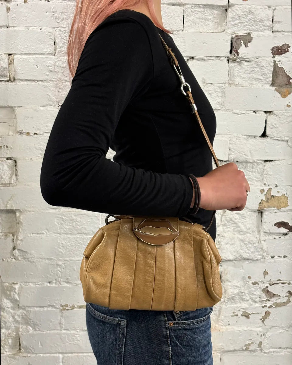 2000s Yves Saint Laurent Lips Beige Leather Shoulder Bag by Tom Ford GoHQLzt 1