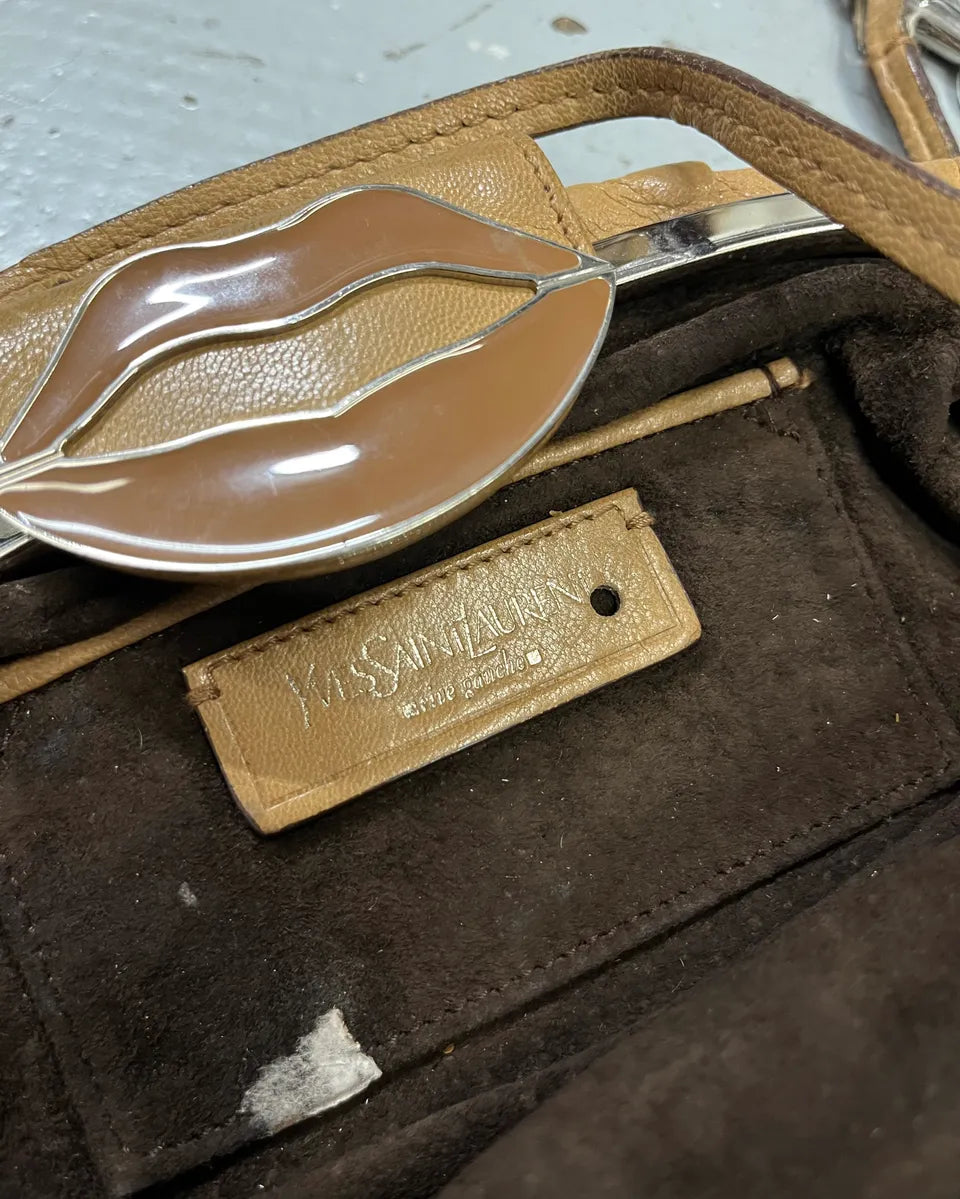 2000s Yves Saint Laurent Lips Beige Leather Shoulder Bag by Tom Ford GoHQLzt 11