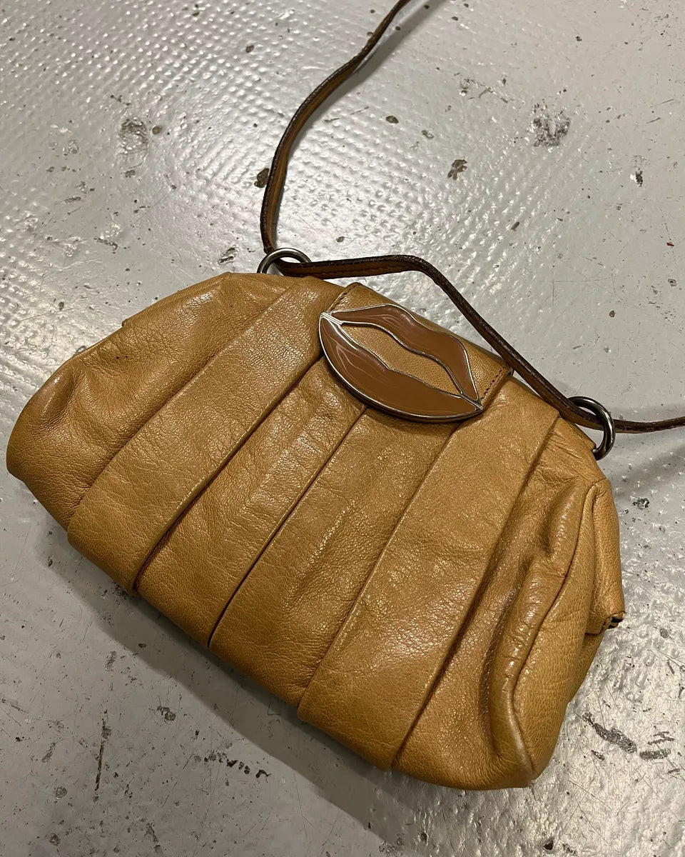 2000s Yves Saint Laurent Lips Beige Leather Shoulder Bag by Tom Ford GoHQLzt 3