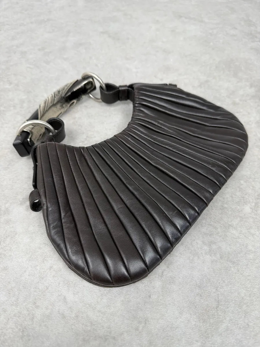2000s Yves Saint Laurent Mombasa Pleats Black Leather Handle Bag iwJdwNy 6