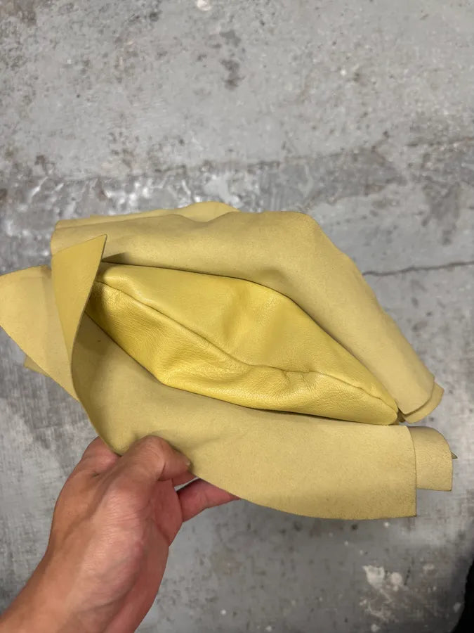 2000s Yves Saint Laurent Mombasa Saint Tropez Yellow Leather Handle Bag oQIUuiq 10